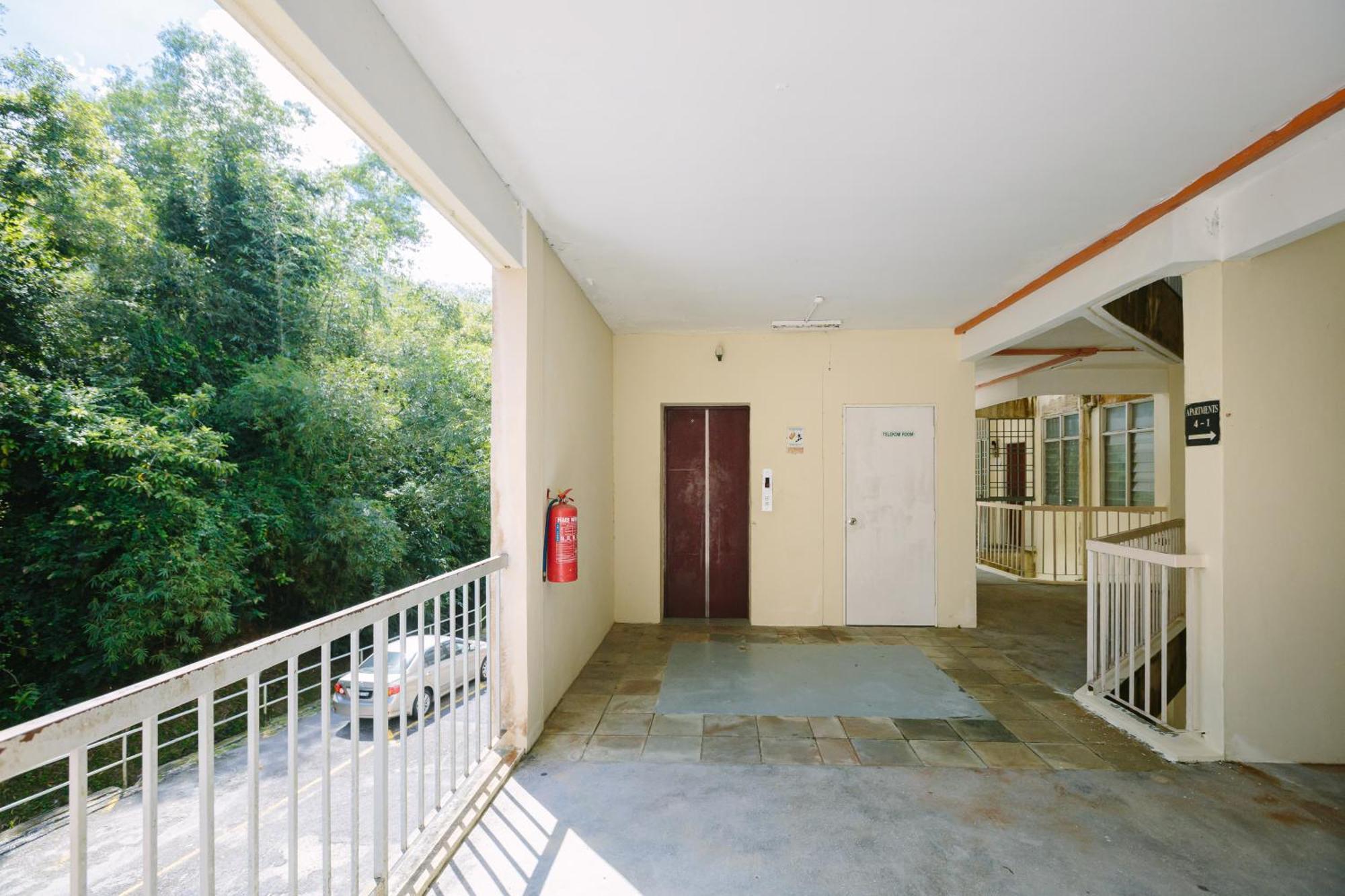 Ees Whale House - Homestay 3 Min Walk To Beach Batu Ferringhi Exterior photo